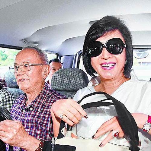 林月云在离开侯世宏后,就做了邱嘉雄的地下情人,但世上没有不透风墙