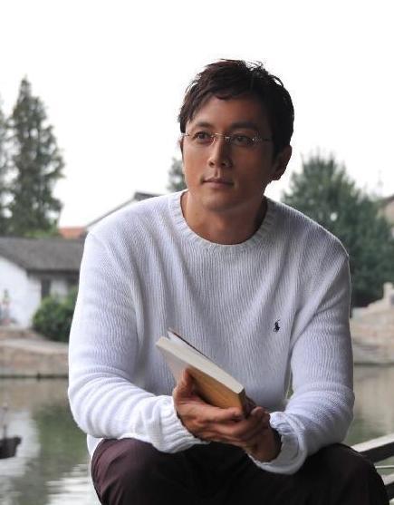 拿到财产的林欣缇突然间就消失的无影无踪了,赵擎找朋友,托关系,却再