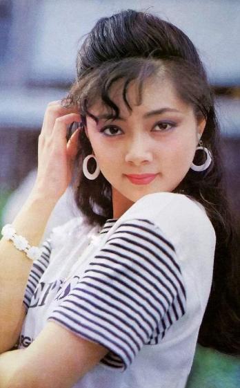 "薛宝钗"张莉,入戏太深险出家,做房地产身价过亿,55岁却未婚_腾讯新闻