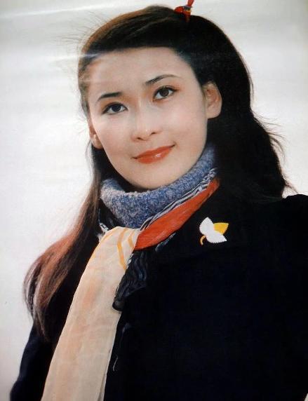 绞索下的交易柳湘云麦文燕巅峰赴美嫁富商59岁却单身