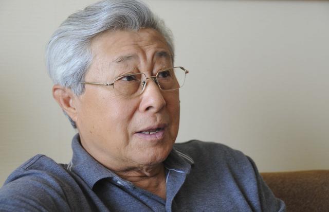 王心刚:堪称一代人的男神,与初恋相伴到老,88岁生活非常幸福_腾讯新闻