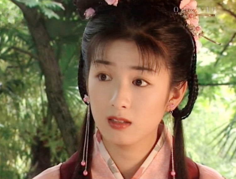 时隔21年现经典黄奕一袭红嫁衣再扮李玉湖灵气却找不回来了