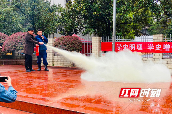 滨江小学开展2021年春季消防疏散演练