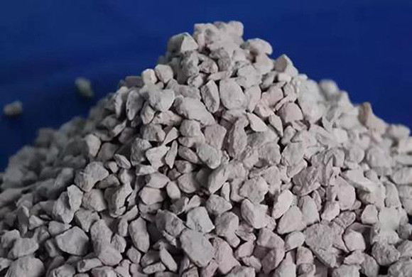 石头|长见识了！“石头”还能喂猪，不仅长得快、防病，还能改善环境