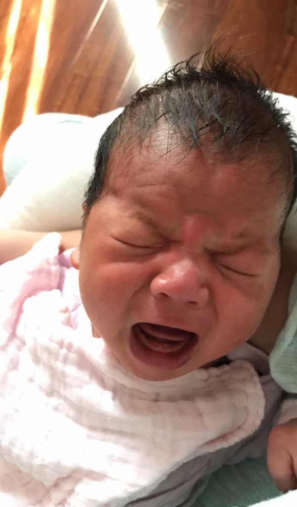 张庭的女儿从小到大一直被吐槽丑可现在的她越长越美有国际范