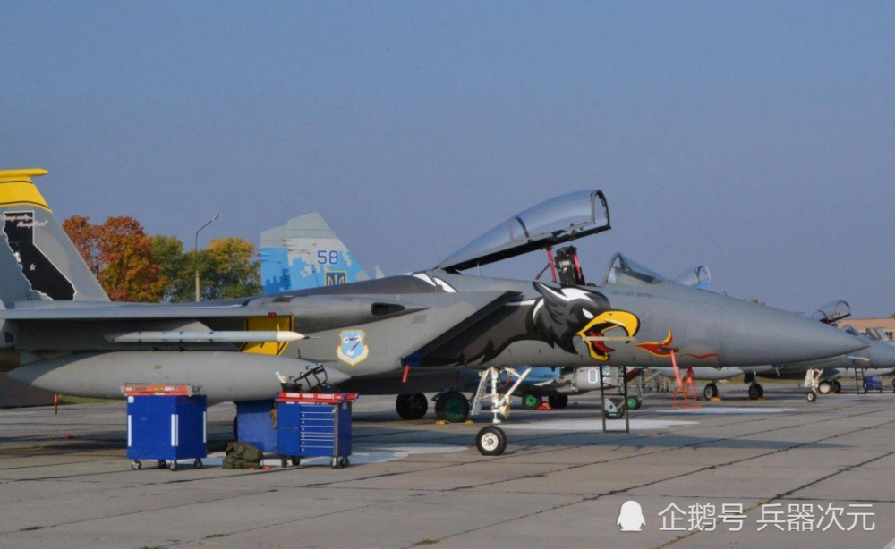 此前前往烏克蘭參與聯合演習的美軍f15c戰鬥機此次北約大軍陳兵俄羅斯