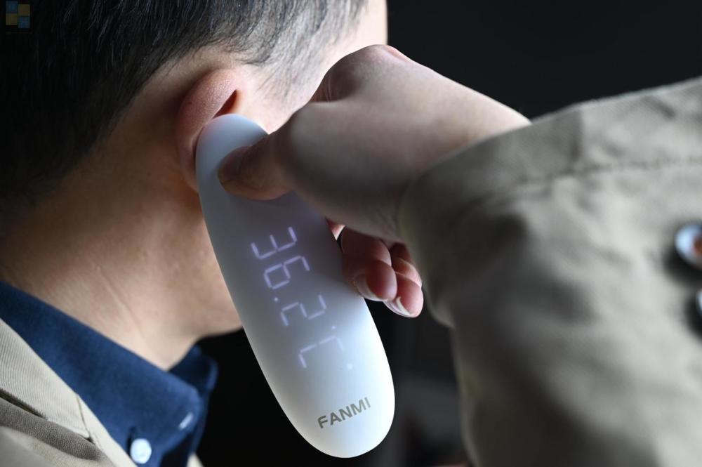 轻松获取体温数据简单易操作凡米耳温计白瓷版上手