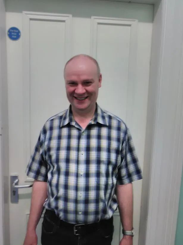 尼斯湖水怪|今年尼斯湖水怪第四次官方目击，出现1分41秒，有两个黑色驼峰