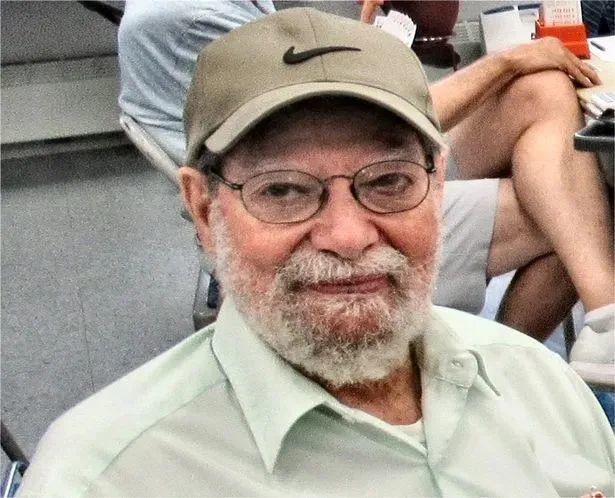 尼斯湖水怪|今年尼斯湖水怪第四次官方目击，出现1分41秒，有两个黑色驼峰