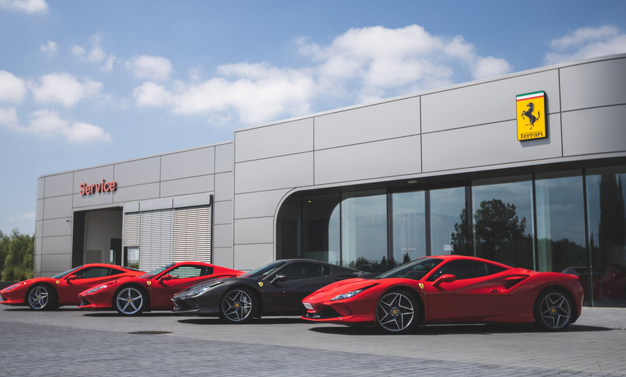 量身定制的法拉利812