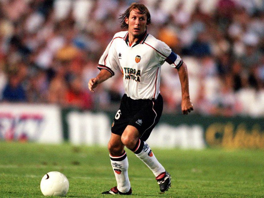 世纪之初风光无限的欧洲最佳中场,门迭塔演绎西班牙王朝前奏_腾讯新闻