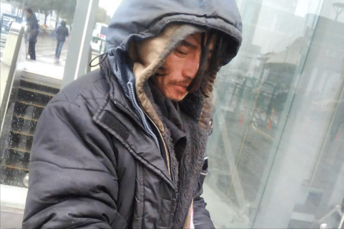 当年火遍全网野性懒散的犀利哥10年过去现在怎样了