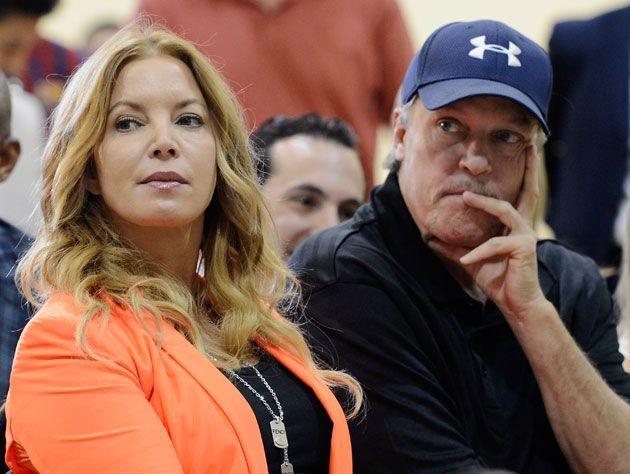 湖人宫斗秘史:纨绔儿败家业 她为爱复仇废亲哥