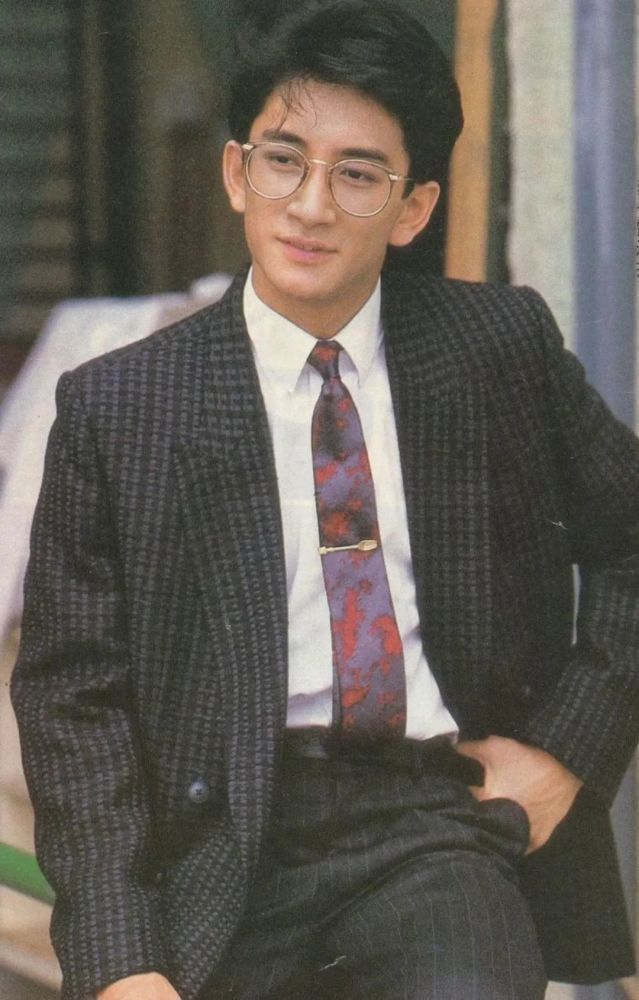 分手10年后,金巧巧当了总裁夫人,吴启华被小21岁的娇妻抛弃_腾讯新闻