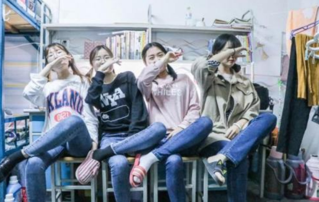 为啥大学室友的关系,没有高中同学好?很多大学生直言没有可比性