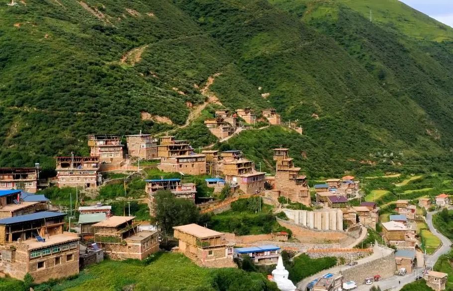 行走壤塘寻一方净土觅一处碉房