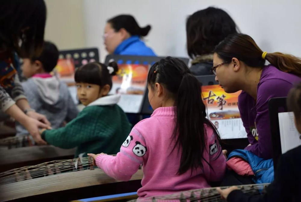 校外培训机构迎来寒冬家长和学生表示支持尴尬处境如何破