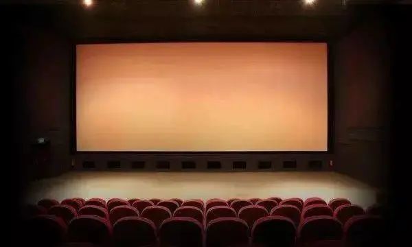 周末相约看电影时,也别忘了注意消防安全噢!