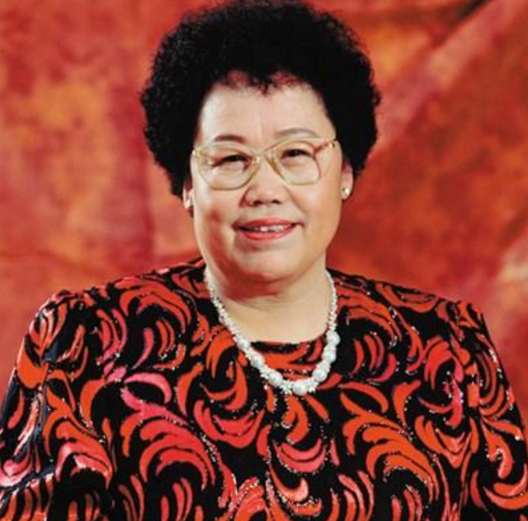 中国女首富陈丽华的现任老公是唐僧,那她