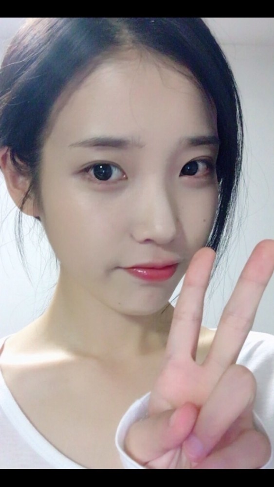 iu李知恩的日常怼脸拍
