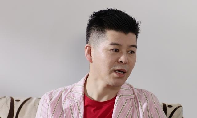 她就没有什么感情戏了,但是在和李大国一起工作后慢慢喜欢上了李大 