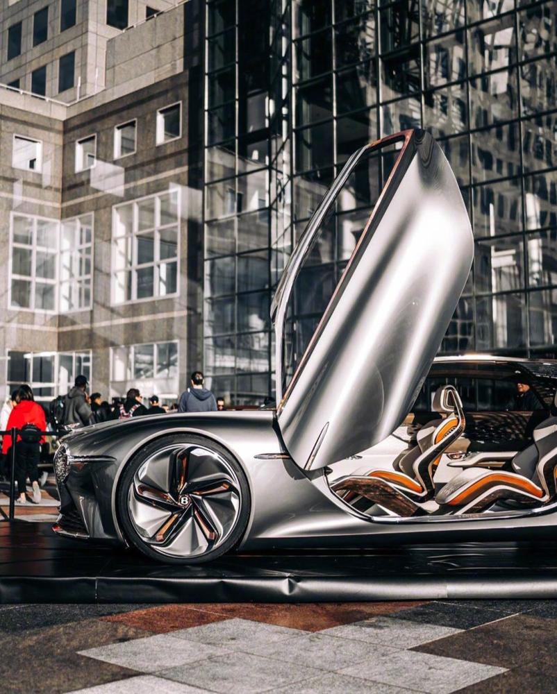 宾利exp100gt概念车带你重新定义什么叫未来汽车