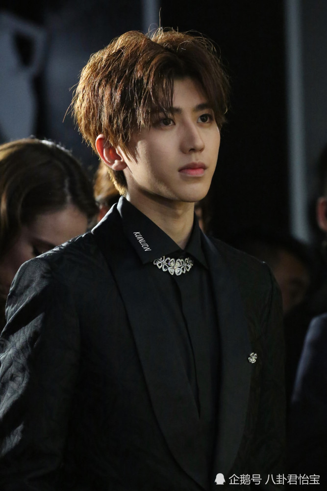 蔡徐坤选秀界的王者,偶像练习生c位断层出道,作为队长坤坤和nine