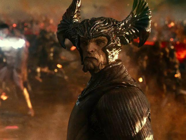 在2017年上映的《正义联盟》中荒原狼几乎没有任何的情感流露,只知道