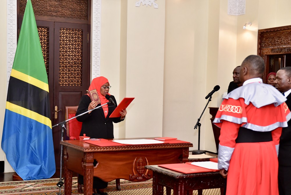 (国际)坦桑尼亚首位女总统宣誓就职