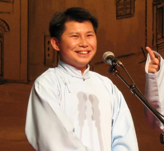 别看何伟相声不咋样,可架不住人家画画的天赋高压,凭借着自己曾经积累