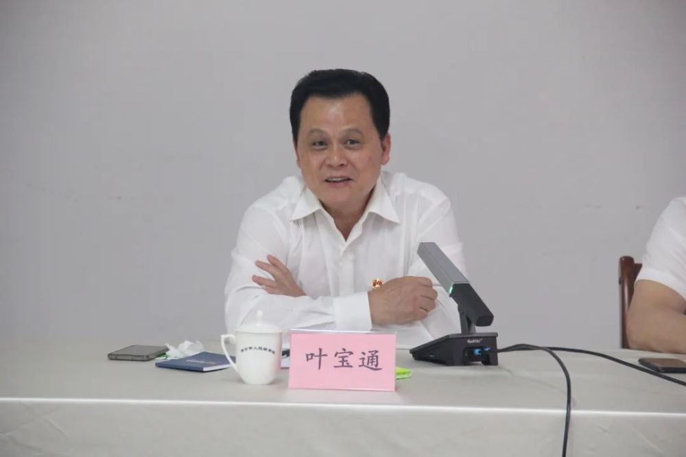 会上,丁灿辉副检察长表示代表们提出的意见建议符合检察工作实际,会后