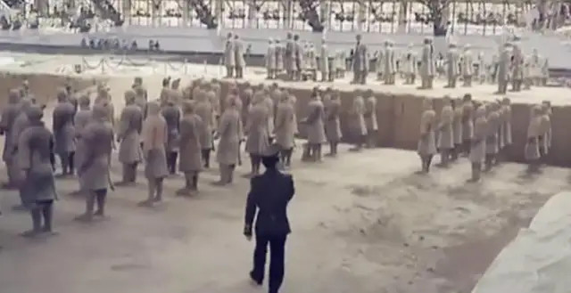 博物馆秦兵马俑里惊现 活人 真相远远不止这些 腾讯新闻