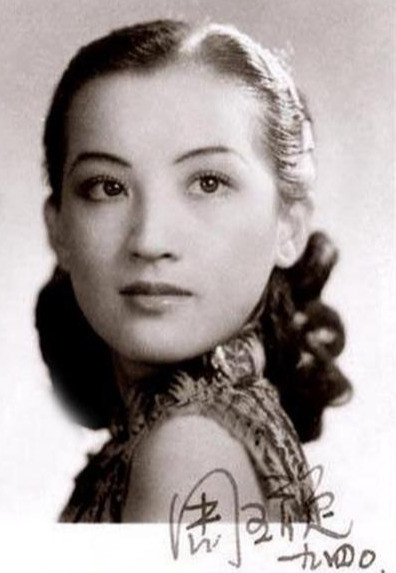 天生美人胚子,因太好看3岁被舅舅偷走,去世后一组老照片卖218万