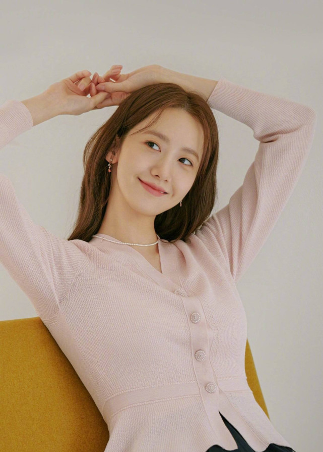 比花还要娇艳,诠释春日的柔美气质|林允儿|少女时代