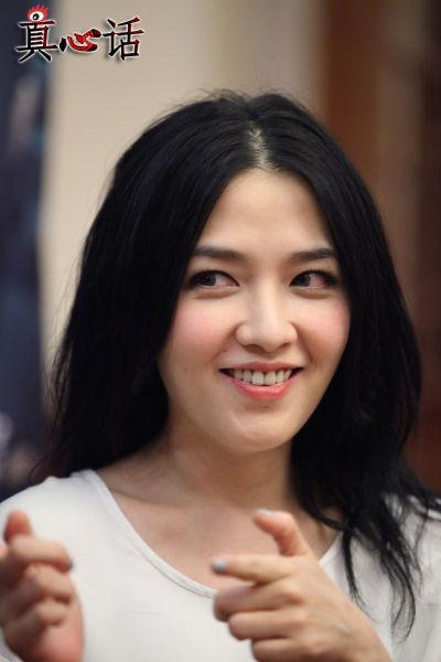 范晓萱是钟汉良承认并被圈内人知道的女友,在台湾也被狗仔发现过.