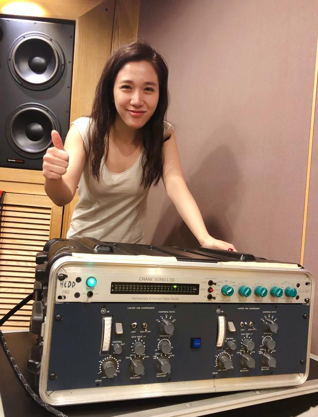 其实他早已结婚,女儿有点像小甜馨_腾讯新闻