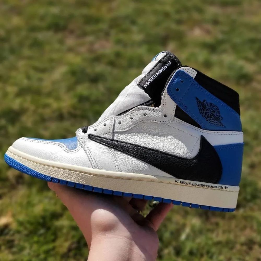 闪电倒钩 aj1 新图曝光!网友:有一点我不满意!_腾讯新闻