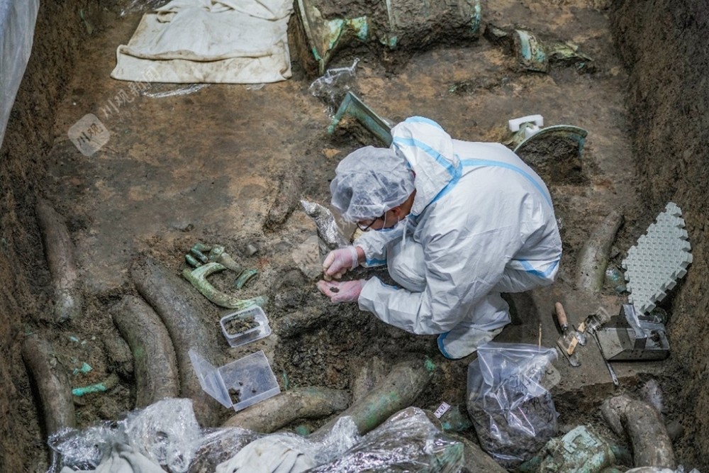 三星堆考古他们在现场共同探寻着古蜀王国的秘密