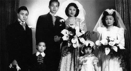 虽然杜月笙又另娶了几位姨太太,但依然很看重沈月英,还为其专门修建了