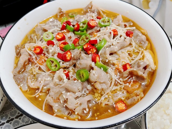 下饭神器酸汤肥牛卷