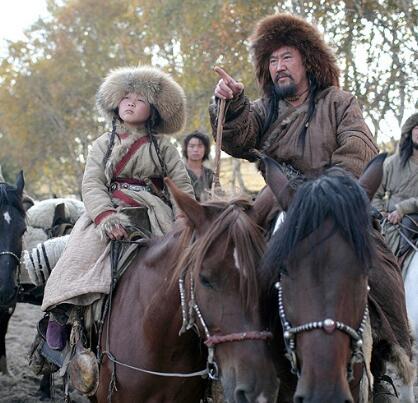 在成吉思汗率兵去外面四处征战之时,柯额伦带领少