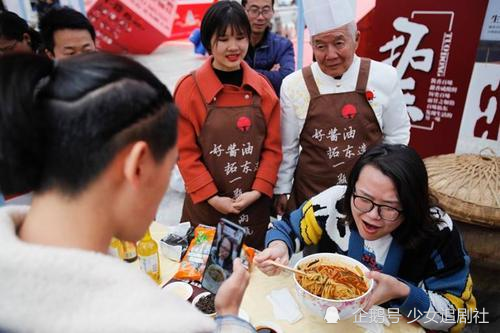 浪胃仙|泡泡龙的离世给所有吃播提了醒，浪胃仙顺势决定“转行”，新职业认真的吗？