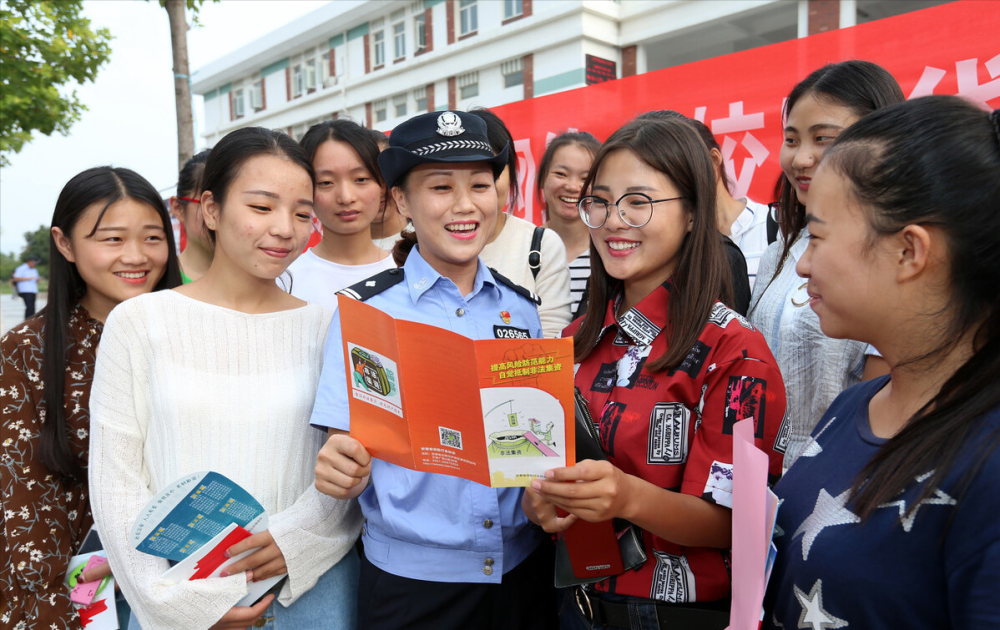 校园贷为何常盯着女大学生导员道出原因学生感觉醍醐灌顶