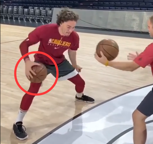 口袋运球你用过吗nba球员都爱的一个运球技巧
