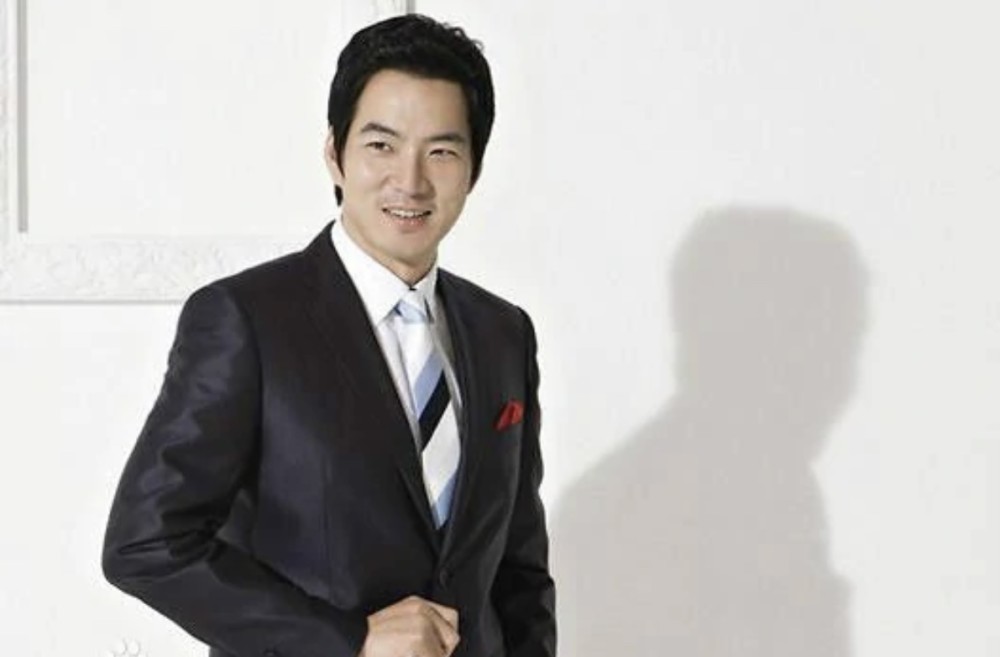 宋一国的出身非常显赫,他的母亲是韩国女演员金乙东,不仅仅是一位演员
