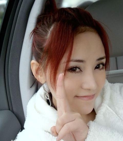 反观段曦,虽说一直混迹在娱乐圈中,但却依旧不温不火.