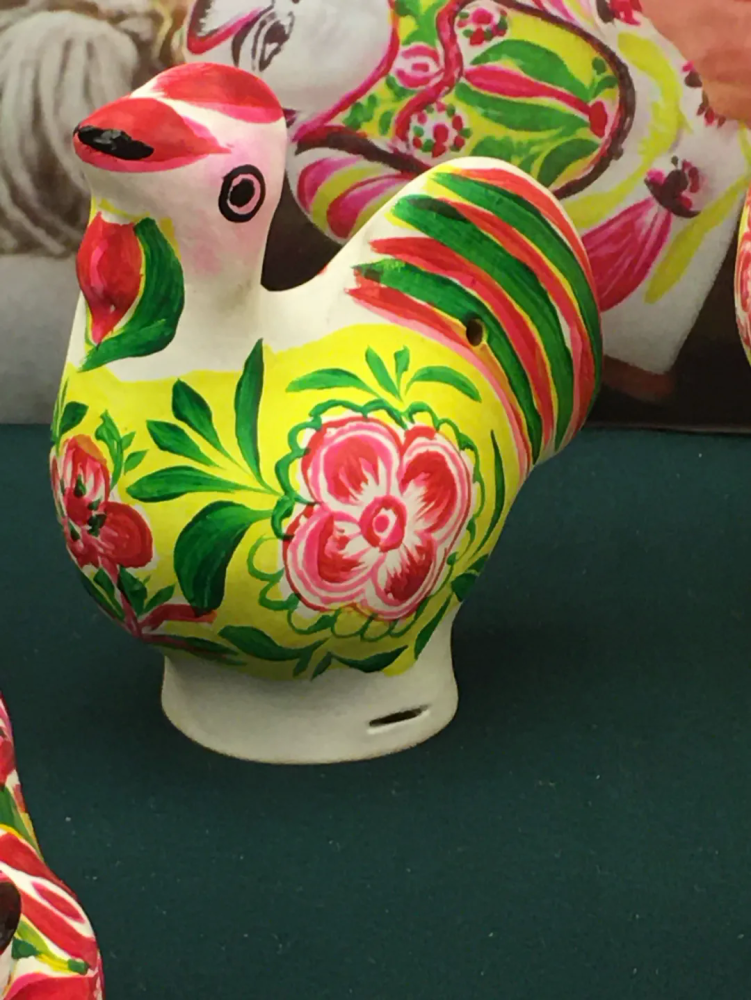 河南张村老艺人孙宝水把非遗泥塑送进滨州市实验学校课堂