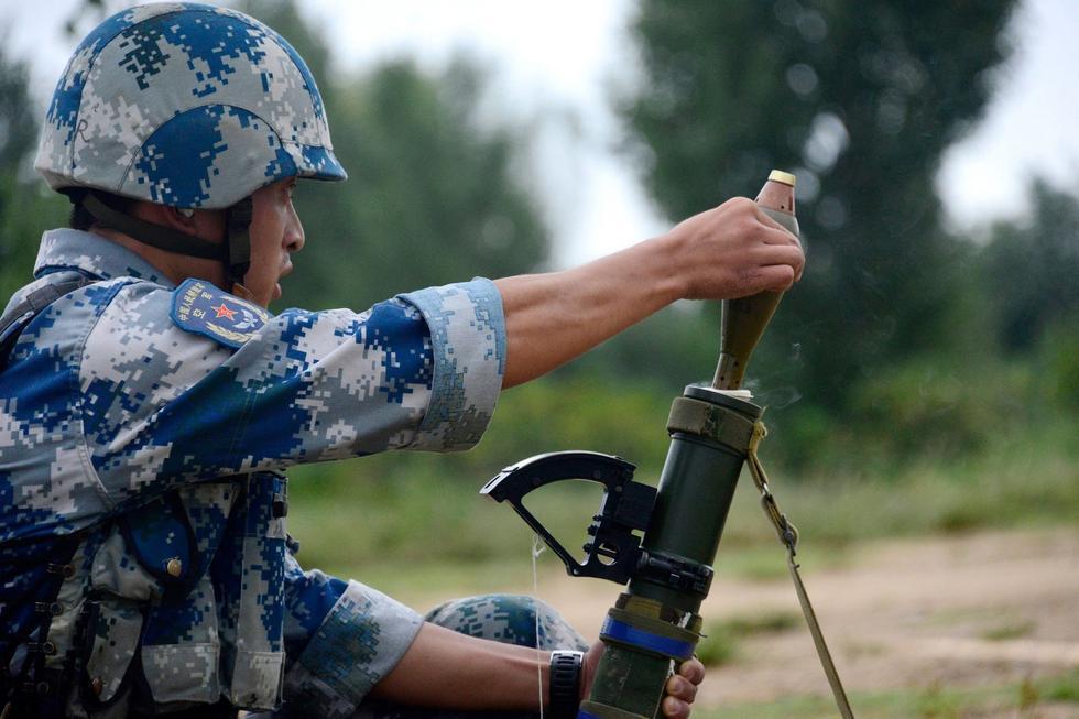 不能直线发射迫击炮是怎么瞄准的真是用大拇指来瞄准吗
