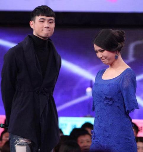 《非诚勿扰》无臂女孩与小伙牵手成功后,下台被甩的她现在如何_腾讯