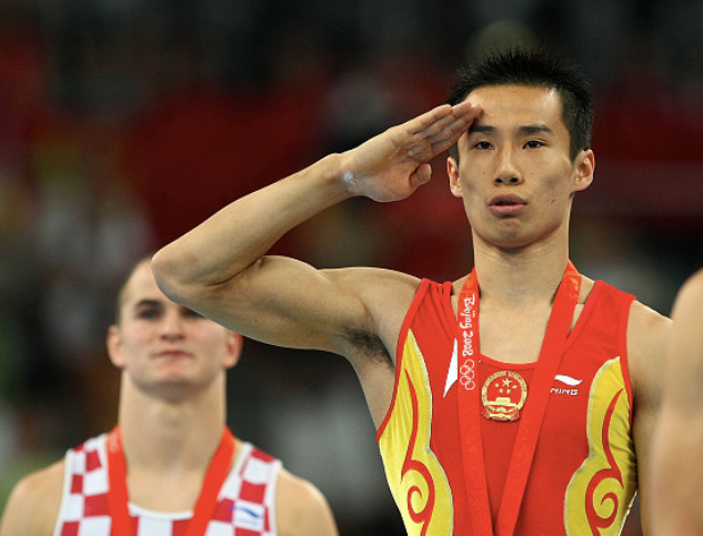 体操王子成无业游民只因未婚妻诈骗5800万今靠兼职为生太悲惨